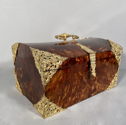 Objects of Vertu  - Tortoise shell box, Spanish Colonies 18th century