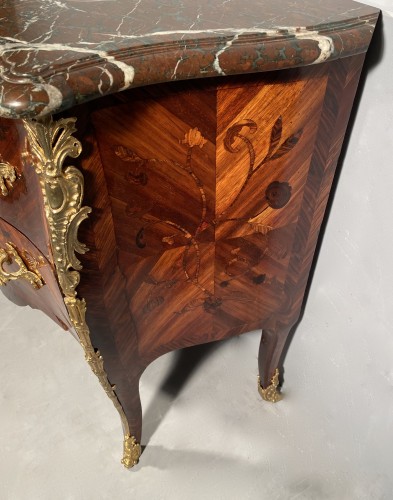 Antiquités - Commode en marqueterie, estampillée Migeon, Paris vers 1750