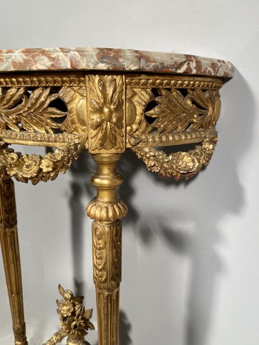 XVIIIe siècle - Paire de consoles en bois doré, Paris époque Louis XVI vers 1780