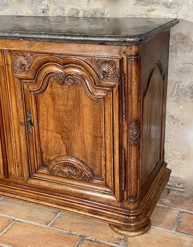 18th century - Hunting buffet in walnut, Lyon Regency period