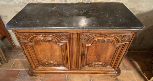 French Regence - Hunting buffet in walnut, Lyon Regency period