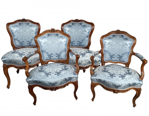 Set of walnut seats, Nogaret in Lyon, circa 1750.