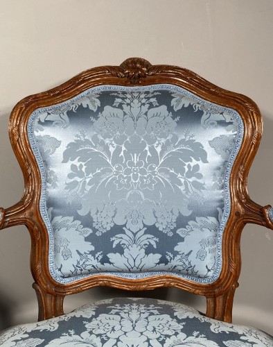 Ensemble de sièges en noyer, Nogaret à Lyon, époque Louis XV vers 1750 - Louis XV