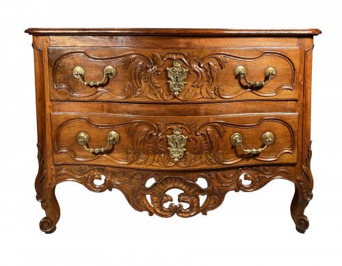 Fine 18th provence commode, Nîmes, Louis XV period