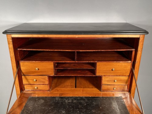 Furniture  - Secrétaire in walnut wood, Jean François Hache in Grenoble around 1775