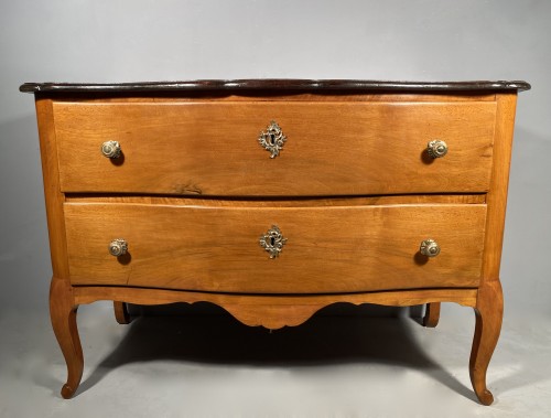 18th commode in walnut, Jean François Hache  circa 1770 - Louis XV