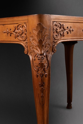 XVIIIe siècle - Table à jeu en noyer, Lyon, époque Régence
