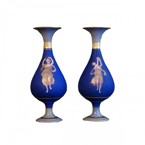 Paire Vases fuseaux en porcelaine de Paris début XIXe