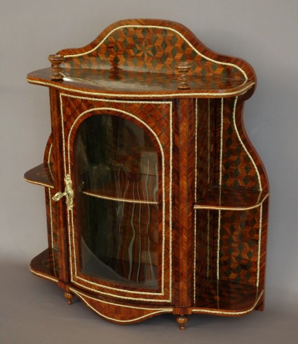 Vitrine à poser marquetée - Maison Alphonse Giroux XIXe - Antiquités Garnier