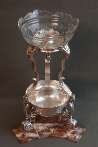Argenterie et Arts de la table  - Fontaine de table en bronze argenté XIXe