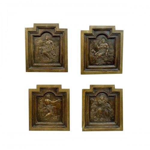 Quatre panneaux de bronze représentant Les quatre continents