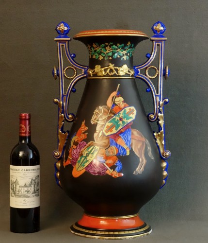 Céramiques, Porcelaines  - Paire  de vases en porcelaine de Paris XIXe