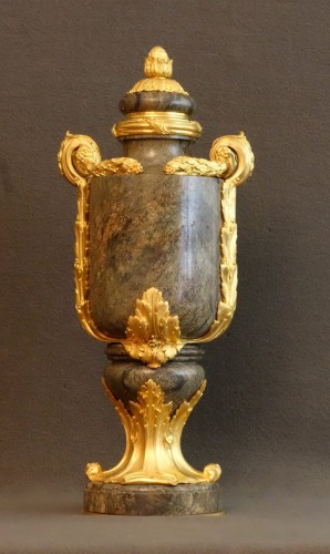 Objet de décoration Cassolettes, coupe et vase - Paire de grands pots couverts fin XIXe