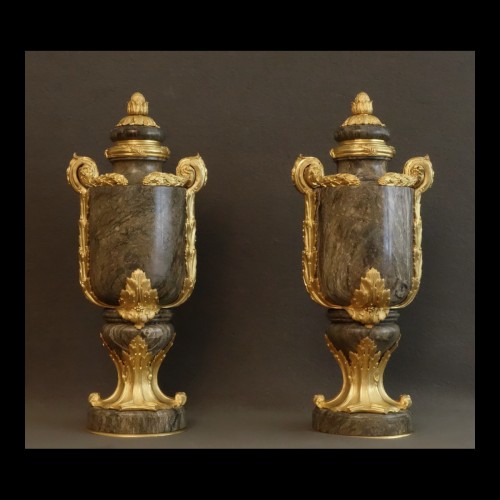 Antiquités - Pair Of Large Covered Pots middle 19th century