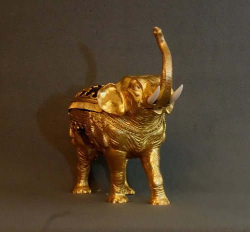 Objects of Vertu  - A late 19th century Elephant whose body opens to make a spice jar