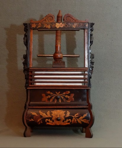 Curiosities  - Miniature Flemish linen press circa 1650