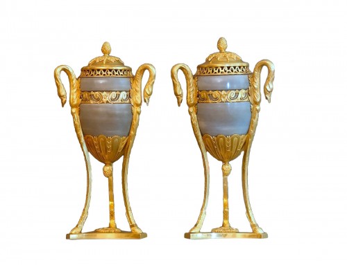 Paire de pots pourris Louis XVI vers 1780