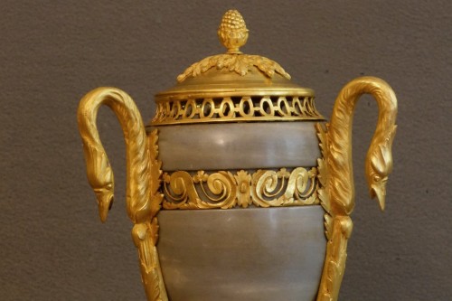 Paire de pots pourris Louis XVI vers 1780 - Antiquités Garnier