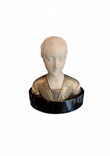 Small chryselephantine bust of a woman