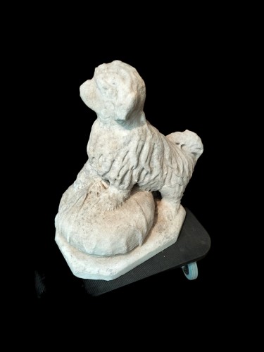 Chien dit Bichon, en marbre XVIIIe siècle - Guillemette Vernay Chantrel