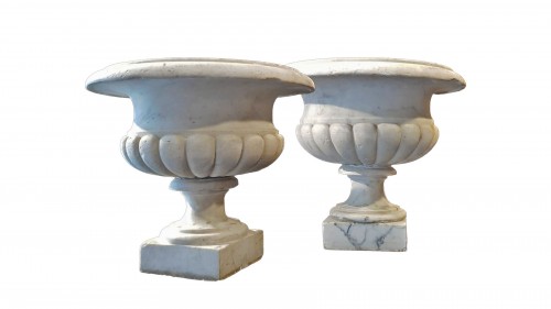 Pair of white Carrara marble vases, Italy early 19th century