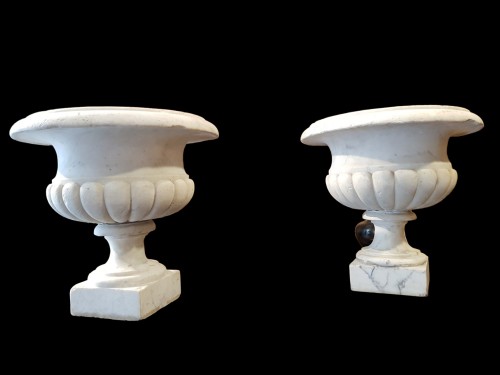 Objet de décoration Cassolettes, coupe et vase - Paire de vases en marbre blanc de Carrare, Italie début XIXe siècle