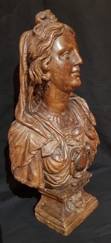Reliquary bust of a woman in carved walnut, Italy late 16th, early 17th century - Religious Antiques Style 
