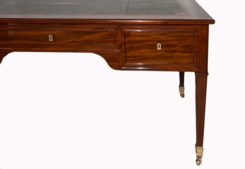 Bureau Plat en acajou époque Louis XVI - Mobilier Style Louis XVI