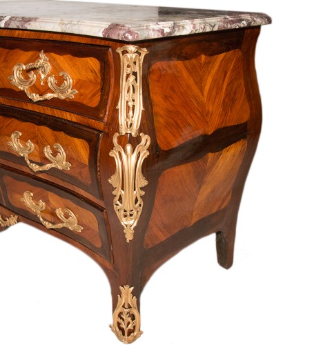 XVIIIe siècle - Commode d’époque Louis XV estampillée L. BOUDIN