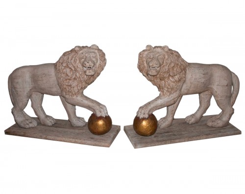 Grande paire de lions en bois Italie fin du XIXe siècle
