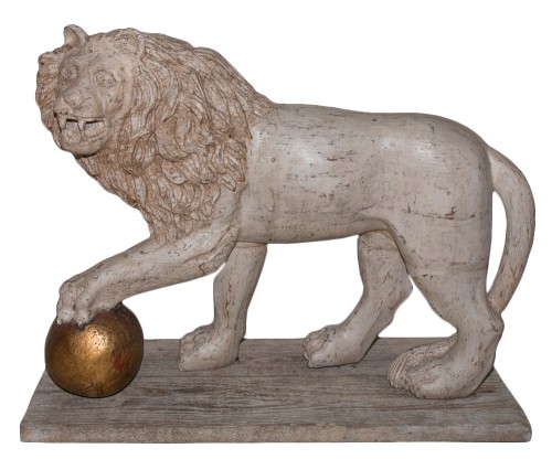 Objet de décoration  - Grande paire de lions en bois Italie fin du XIXe siècle