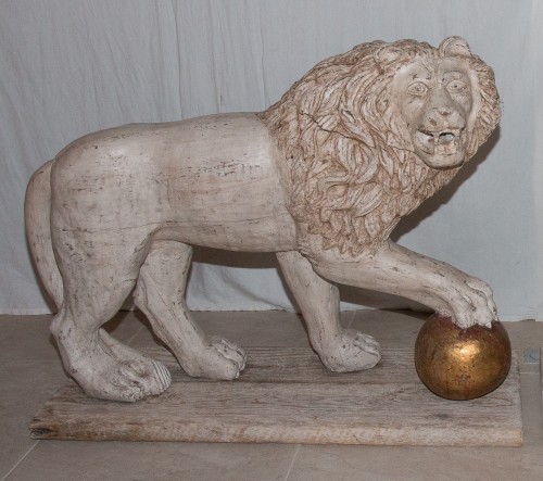 Grande paire de lions en bois Italie fin du XIXe siècle - 