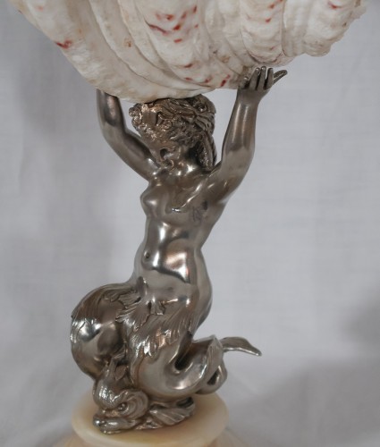 Objet de décoration Cassolettes, coupe et vase - Bénitier Néréide avec coquille de tridacna époque XIXe siècle
