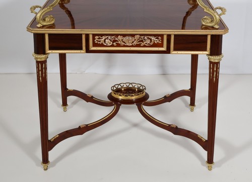 Table à thé attribuée à François Linke (1855-1946) - Mobilier Style 