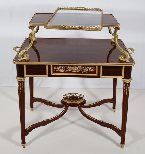 Antiquités - Table à thé attribuée à François Linke (1855-1946)