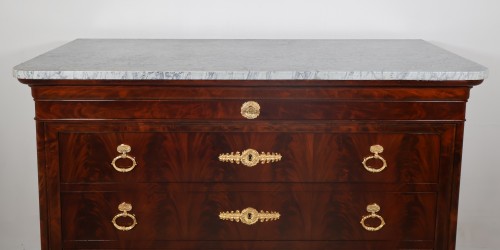 Commode en acajou époque Restauration Alexandre Maigret - Galerie Lauretta