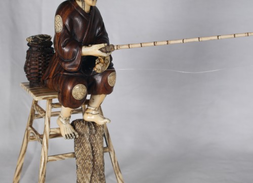 Okimono en bois et ivoire, Japon époque Meiji - Galerie Lauretta