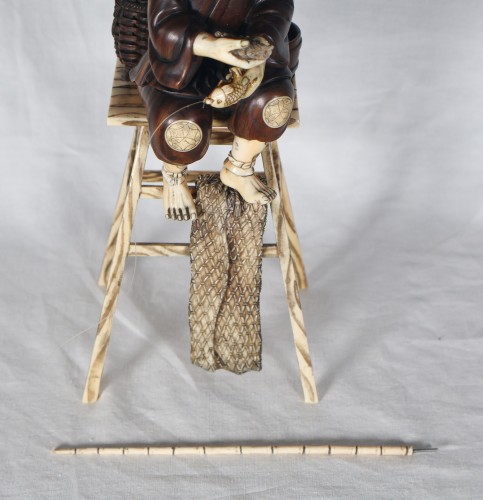  - Okimono en bois et ivoire, Japon époque Meiji