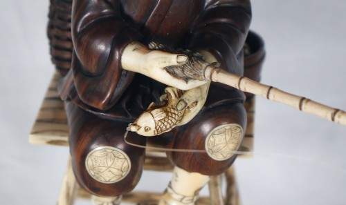 Antiquités - Okimono en bois et ivoire, Japon époque Meiji