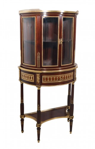Vitrine demi-lune fin XIXe attribuée à Paul Sormani - Mobilier Style Napoléon III