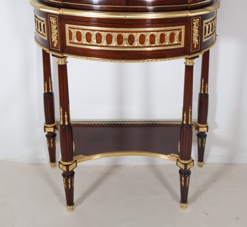 Napoléon III - Vitrine demi-lune fin XIXe attribuée à Paul Sormani