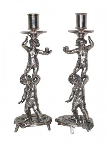 Paire de bougeoirs en bronze argenté signés Alphonse Giroux Paris
