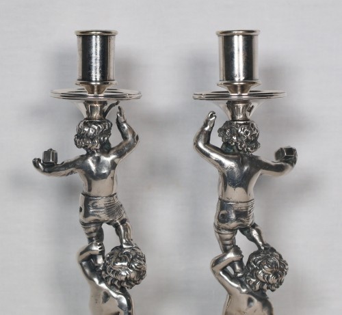 Antiquités - Paire de bougeoirs en bronze argenté signés Alphonse Giroux Paris