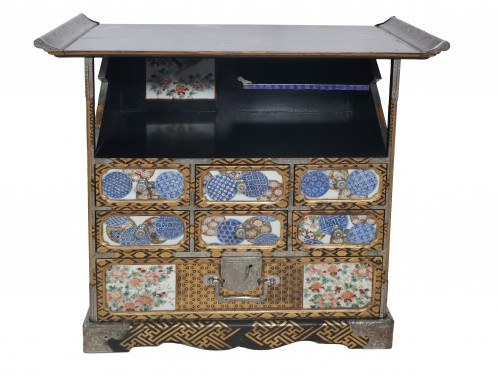 Japanese cabinet known as Shodana, Meiji period, 1868-1912 - 