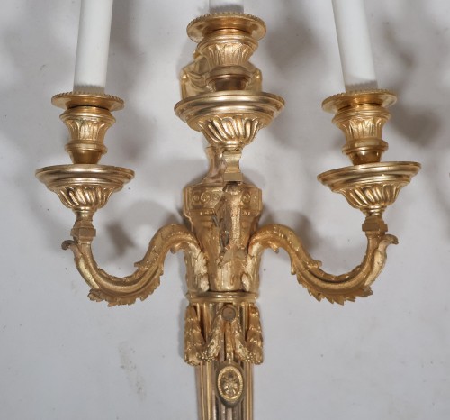 Antiquités - Paire d'appliques en bronze doré époque Louis XVI