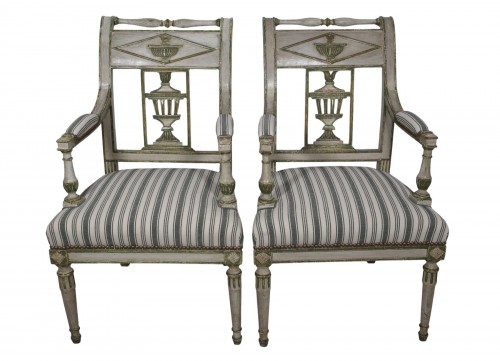 Paire de fauteuils en bois laqué époque Directoire fin XVIIIe siècle