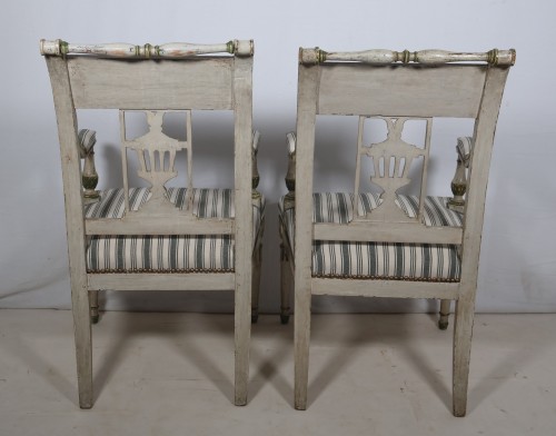 XVIIIe siècle - Paire de fauteuils en bois laqué époque Directoire fin XVIIIe siècle