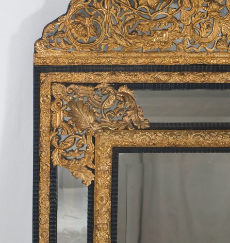 Miroir à parcloses en cuivre repoussé circa 1870 - Napoléon III