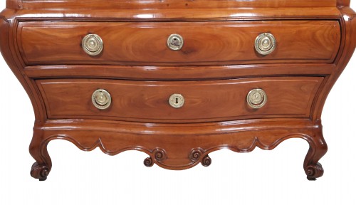 Mobilier Commode - Commode tombeau Bordelaise en merisier massif du XVIIIe siècle