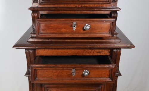 17th century - Walnut cabinet, Louis XIII period
